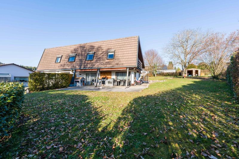 *Verkauft* Attraktives Einfamilienhaus mit weitläufigem Grundstück in ruhiger Wohnlage